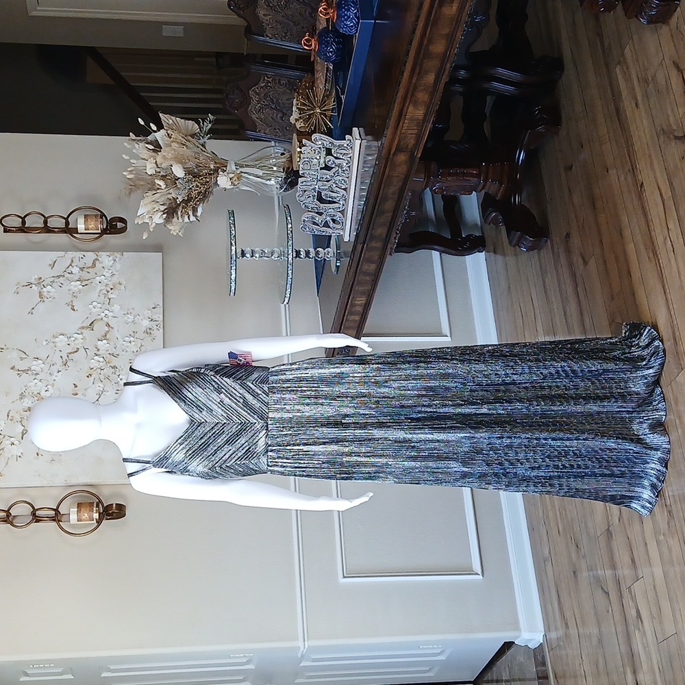 New Women's Black And Silver V-Neck Floor-Length Dress By NW Nightway. Size 12 - Picture 8 of 17